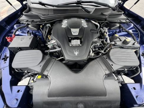 Used 2018 Maserati Ghibli GranSport image 38