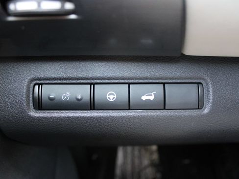 Used 2022 Nissan Pathfinder SL AWD/4WD image 21