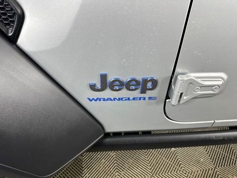 Used 2023 Jeep Wrangler Unlimited w/ 8.4" Radio Group image 10