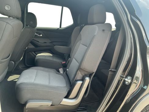 Used 2023 Chevrolet Traverse LT FWD image 13