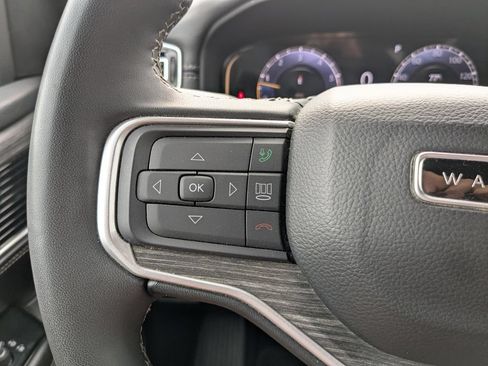 Used 2024 Jeep Wagoneer Series II AWD/4WD image 32