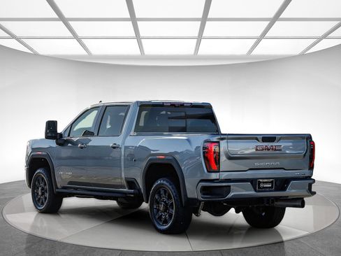Used 2024 GMC Sierra 2500 AT4 w/ AT4 Premium Plus Package image 2