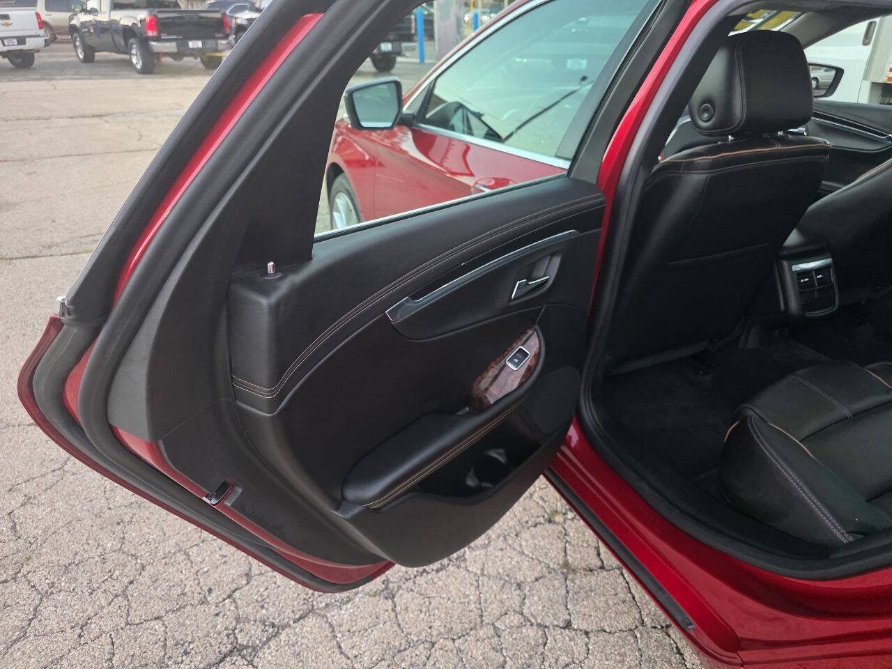 Used 2015 Chevrolet Impala LTZ FWD image 12