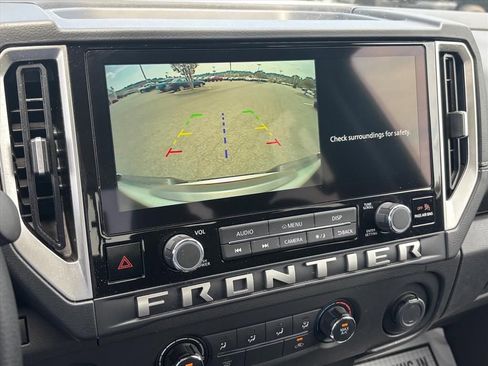 Used 2025 Nissan Frontier SV RWD image 5