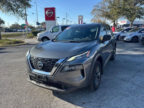 Certified 2021 Nissan Rogue S image 2