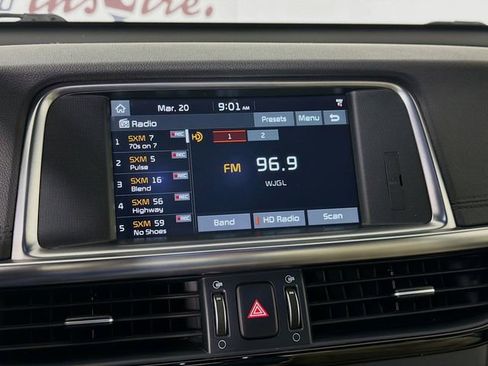 Used 2018 Kia Optima SX w/ Technology Package image 16