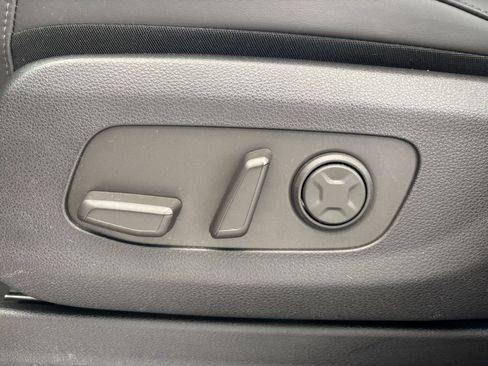 Used 2026 Kia Carnival FWD image 23