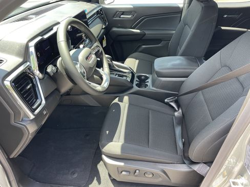 New 2025 GMC Canyon Elevation w/ Convenience Package image 13