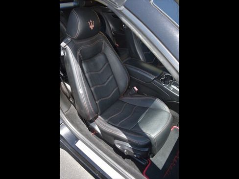 Used 2015 Maserati GranTurismo Convertible image 33