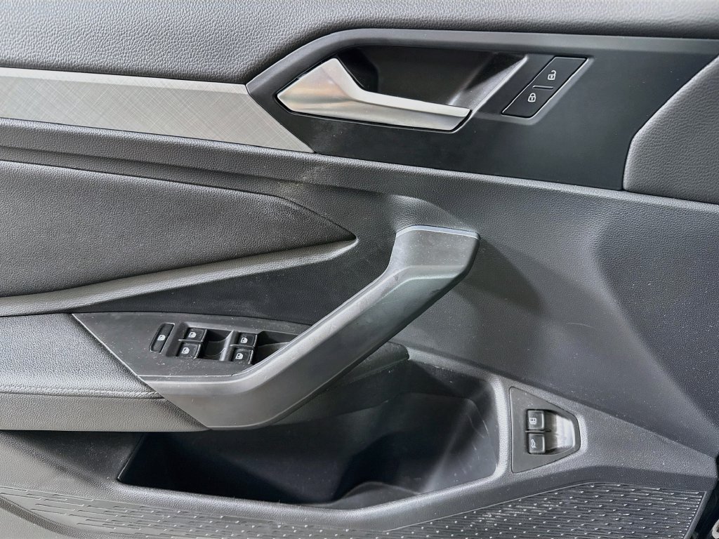 Used 2022 Volkswagen Jetta SE FWD image 17