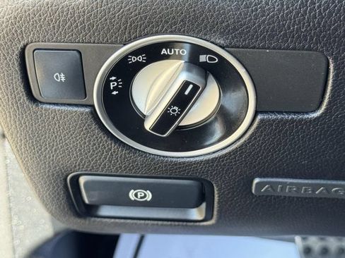 Used 2014 Mercedes-Benz SLK 250 image 22