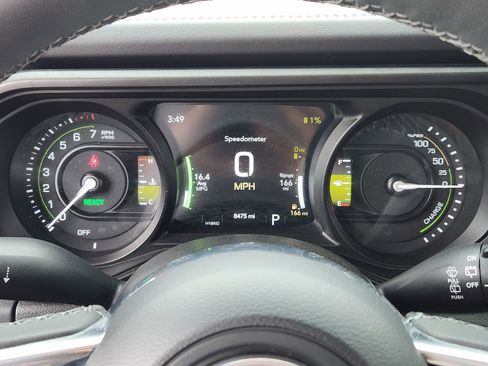 Used 2025 Jeep Wrangler Sahara w/ Safety Group image 24