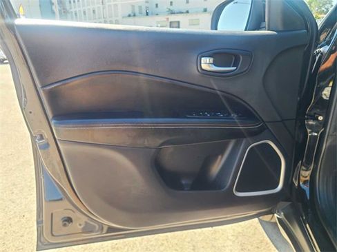 Used 2021 Jeep Compass Latitude image 15