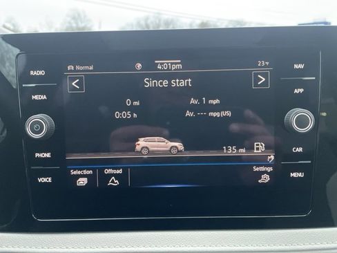 Certified 2025 Volkswagen Taos SEL image 20