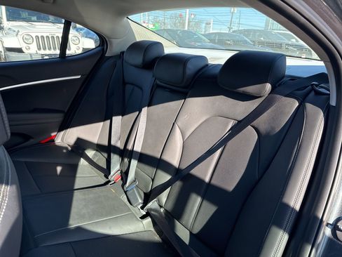 Used 2020 Genesis G70 2.0T image 12