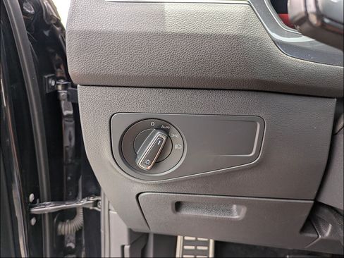 Used 2022 Volkswagen Tiguan SE R-Line AWD/4WD image 16