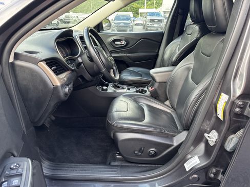 Used 2015 Jeep Cherokee Limited AWD/4WD image 11