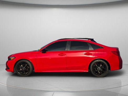Used 2023 Honda Civic Sport image 3