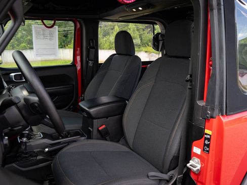 Used 2024 Jeep Wrangler Sport AWD/4WD image 15