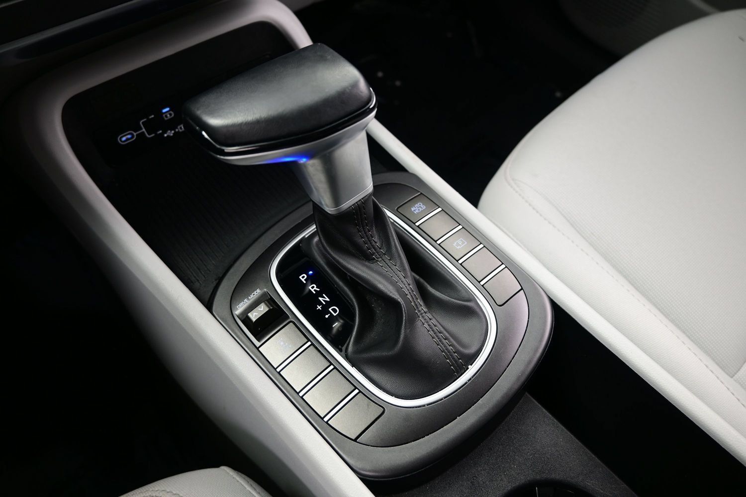 Certified 2025 Hyundai Kona SEL AWD/4WD image 21
