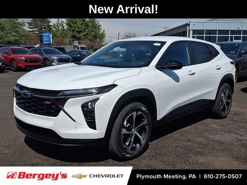 Used 2026 Chevrolet Trax RS image 1