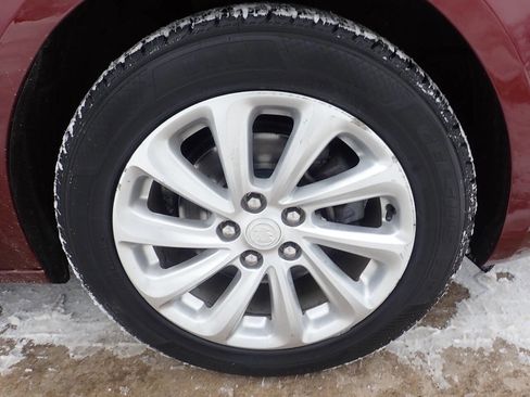 Used 2015 Buick LaCrosse image 33