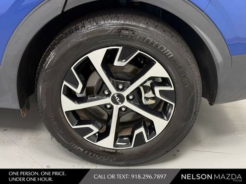 Used 2024 Kia Sportage EX FWD image 12