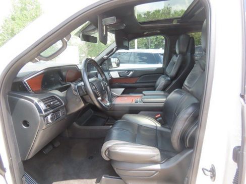 Used 2021 Lincoln Navigator L Reserve w/ Luxury Package AWD/4WD image 25