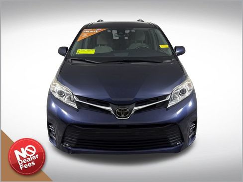 Used 2018 Toyota Sienna LE FWD image 9