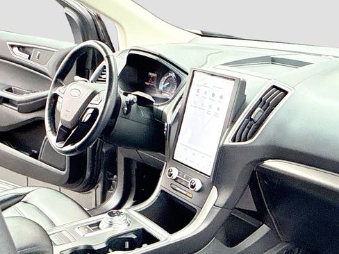 Used 2022 Ford Edge SEL image 5