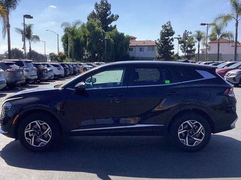 Used 2024 Kia Sportage LX image 6