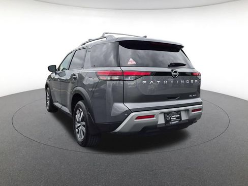 Used 2025 Nissan Pathfinder SL AWD/4WD image 7