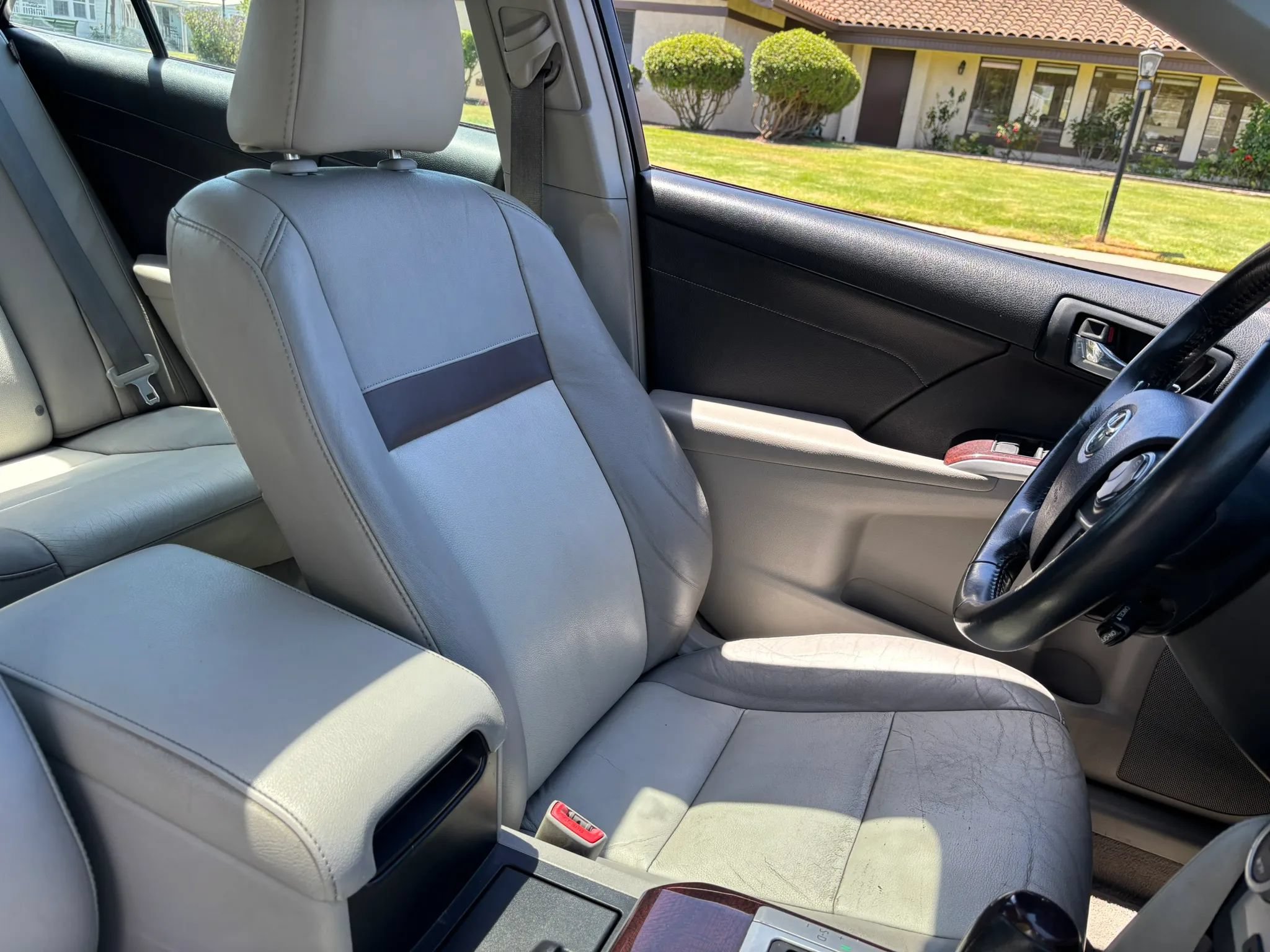 Used 2014 Toyota Camry XLE FWD image 18