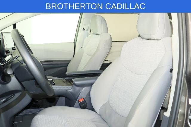 Used 2024 Toyota Sienna LE AWD/4WD image 20
