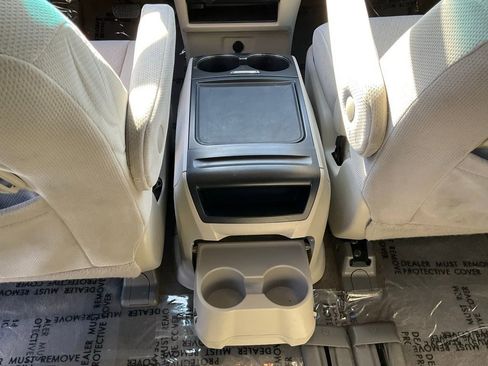 Used 2015 Toyota Sienna LE image 36