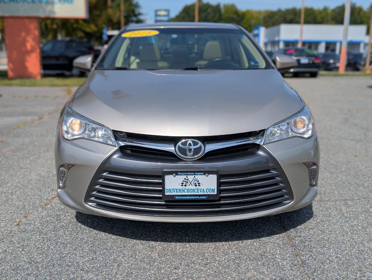 Used 2016 Toyota Camry XLE w/ Moonroof Package FWD image 9