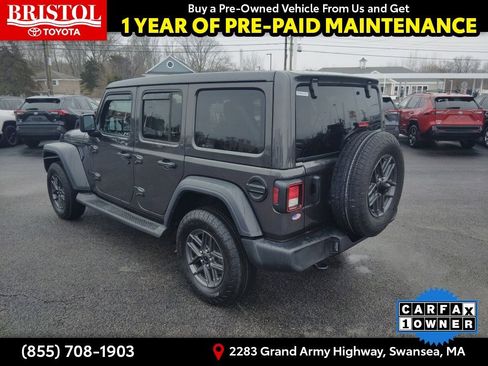 Used 2025 Jeep Wrangler Sport S image 2