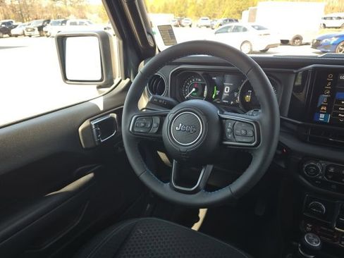 Used 2025 Jeep Wrangler Unlimited Rubicon 4xe w/ Safety Group image 40