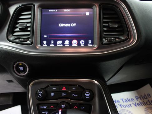 Used 2016 Dodge Challenger R/T image 20