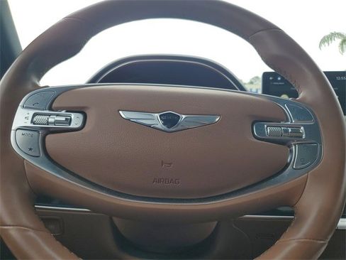 Used 2023 Genesis GV70 2.5T w/ Advanced Package image 15