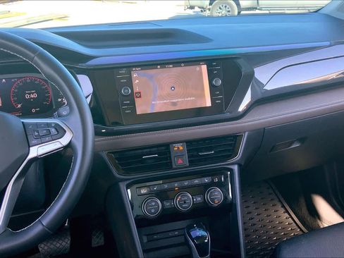 Used 2022 Volkswagen Taos SEL image 6