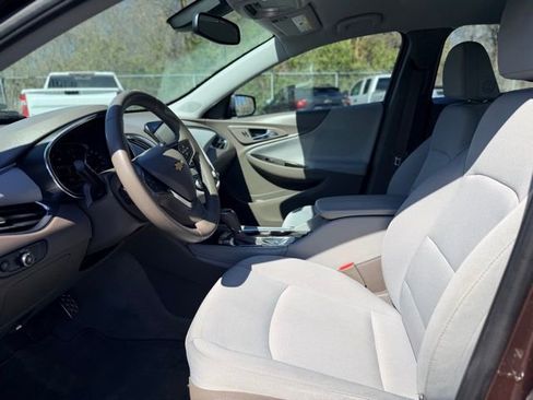 Used 2016 Chevrolet Malibu LT image 5