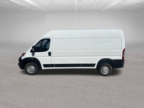 New 2025 RAM ProMaster 2500 w/ Convenience Group FWD image 7