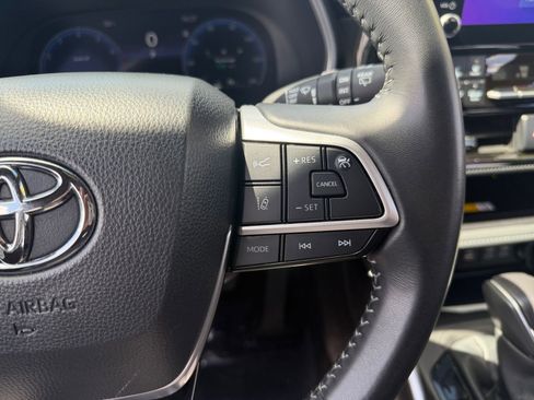 Certified 2025 Toyota Highlander XSE AWD/4WD image 20