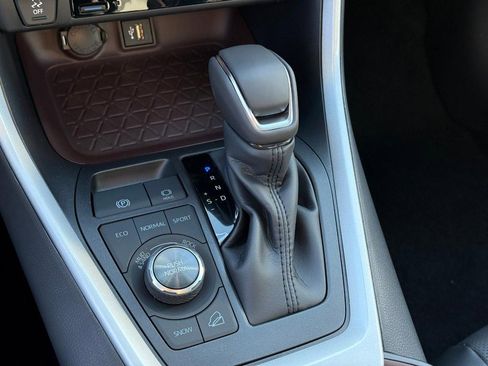 New 2025 Toyota RAV4 Limited image 19