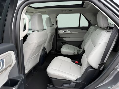 New 2026 Ford Explorer Active w/ Active Comfort Package AWD/4WD image 5