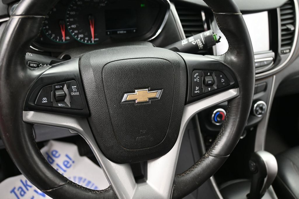 Used 2017 Chevrolet Trax LT w/ Driver Confidence Package FWD image 12