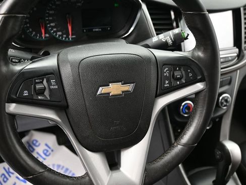 Used 2017 Chevrolet Trax LT w/ Driver Confidence Package FWD image 12