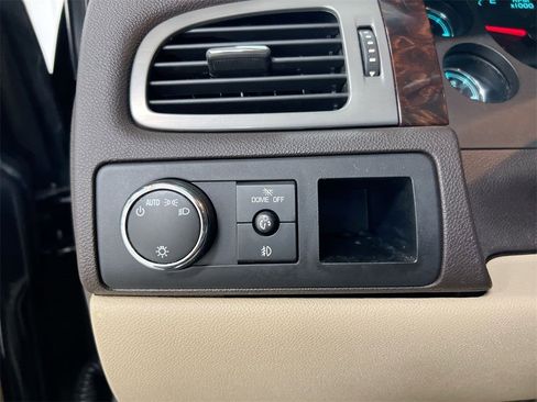 Used 2011 GMC Yukon Denali image 19