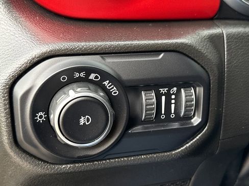 Used 2022 Jeep Wrangler Unlimited Rubicon AWD/4WD image 26